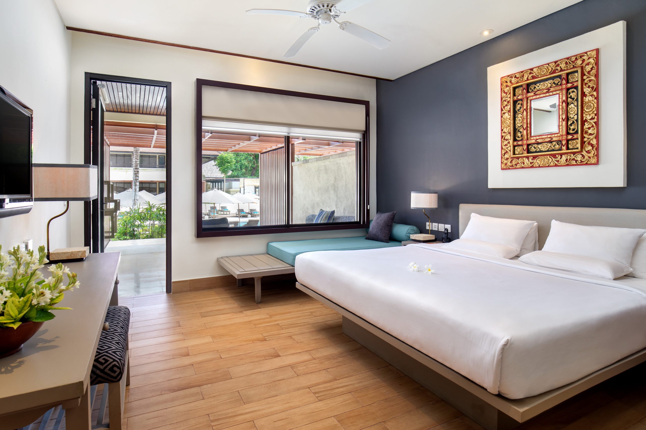 Novotel Deluxe Room Pool Access 2